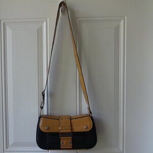 KAELA vintage purse camel & black adjustable shoulder strap magnetic closure VGC